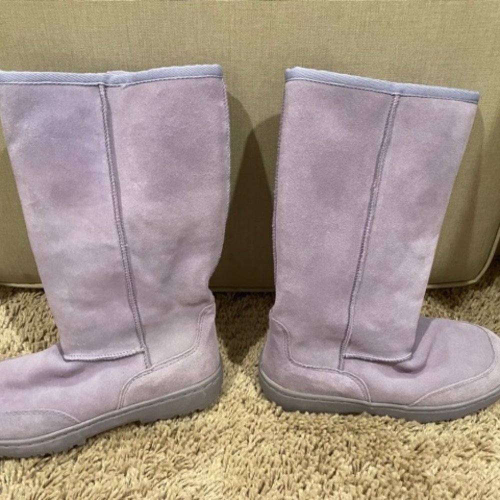 Lavender fleece-lined boots, ladies size 8